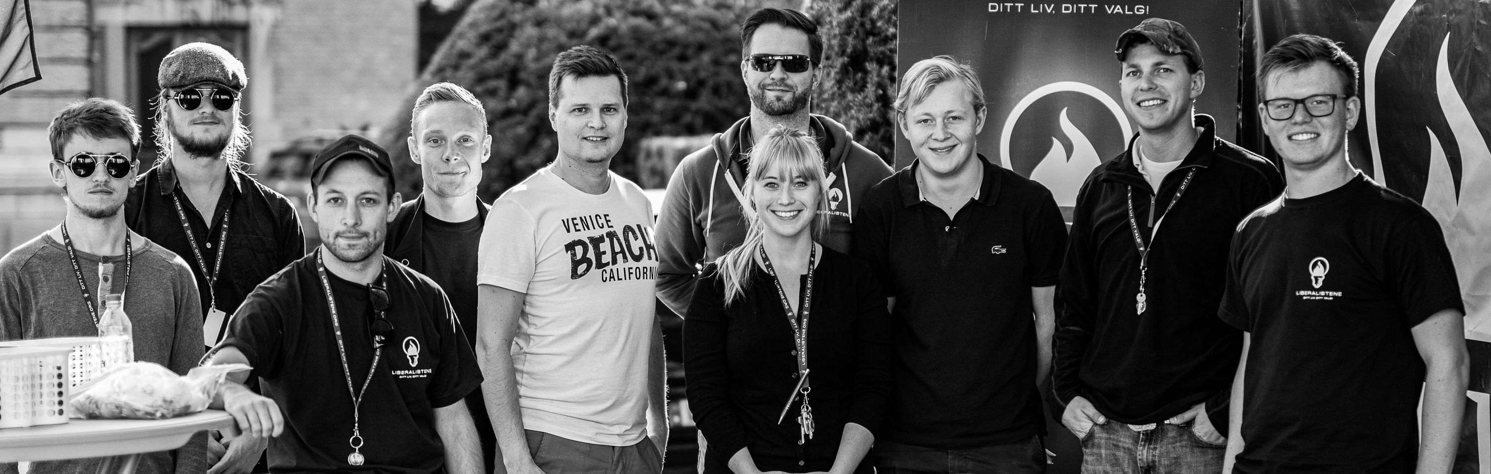 Smilende liberalister på stand